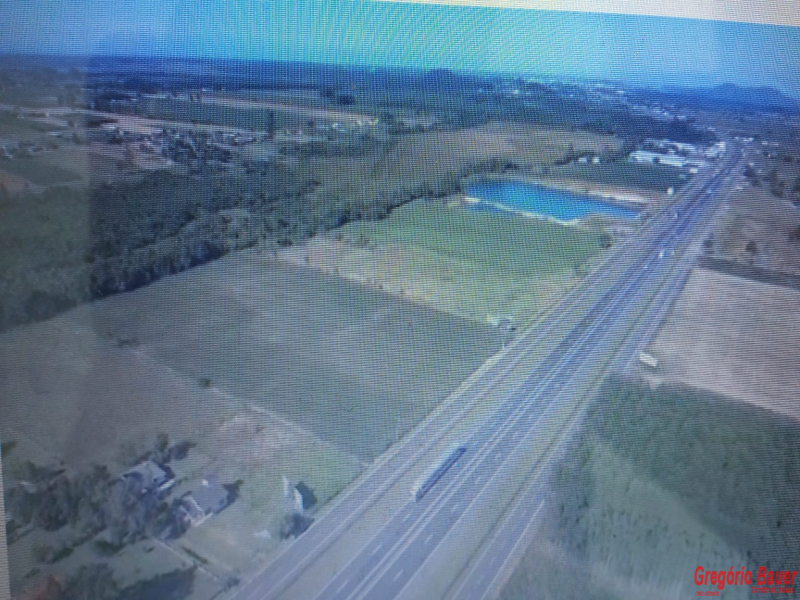 TERRENO AS MARGENS DA BR 101 EM ARARANGUÁ/SC