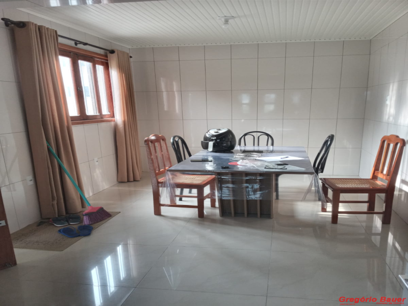 CASA EM ARARANGUÁ/SC